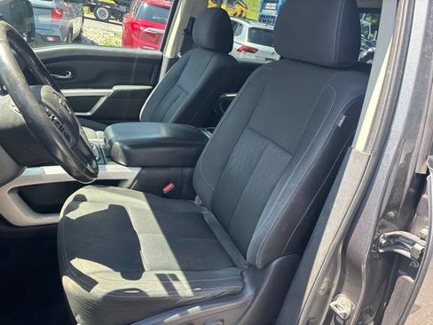 Used 2017 Nissan Titan SV AWD/4WD image 11