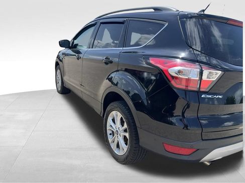 Used 2018 Ford Escape SEL AWD/4WD image 9