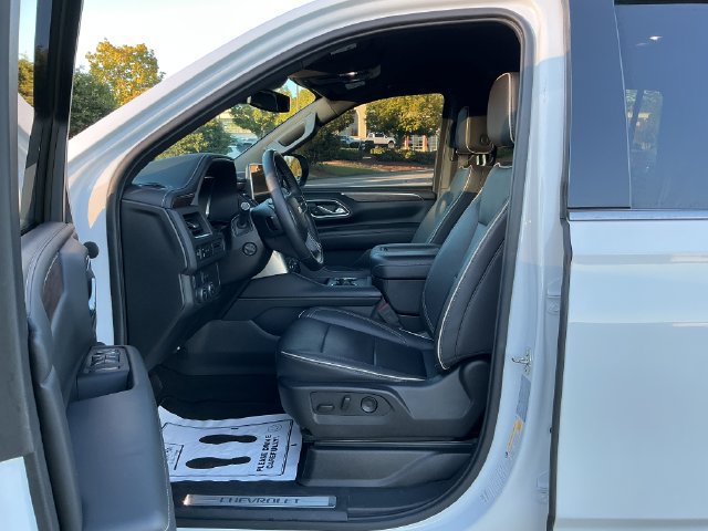 Used 2023 Chevrolet Suburban Premier RWD image 13