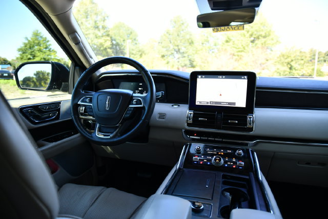 Used 2019 Lincoln Navigator Reserve AWD/4WD image 25