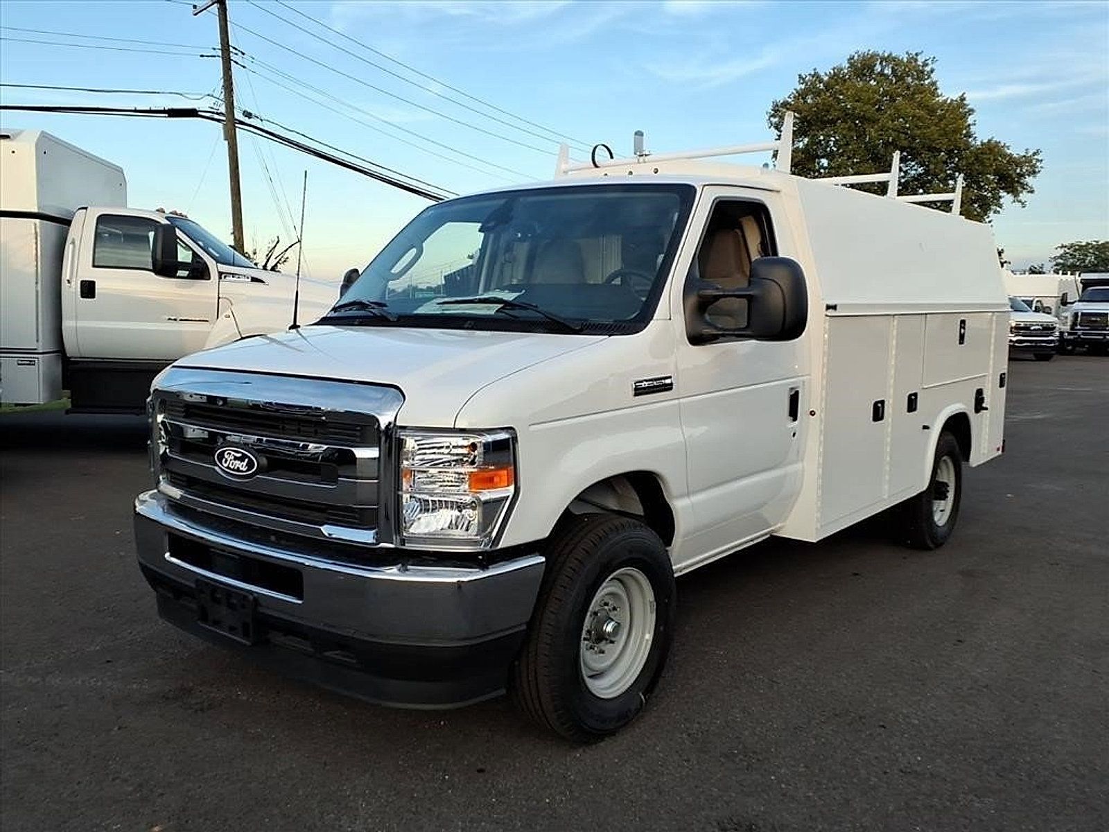 New 2027 Ford E-350 and Econoline 350 Super Duty w/ Power Equipment Group RWD image 2