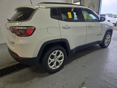 Used 2024 Jeep Compass Latitude image 5