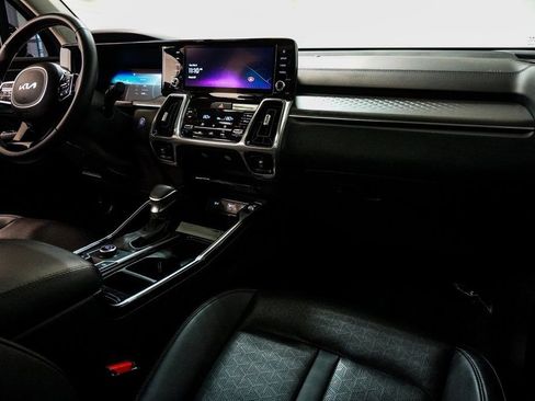 Used 2023 Kia Sorento SX image 14