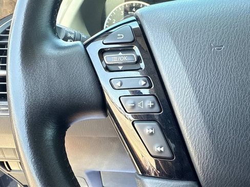 Used 2023 Nissan Armada SL w/ Captain's Chairs Package image 19