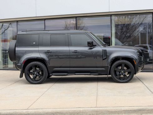 Used 2024 Land Rover Defender 110 X-Dynamic SE image 8