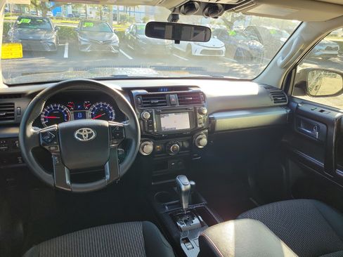 Used 2017 Toyota 4Runner TRD Off-Road AWD/4WD image 25