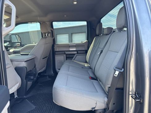 Used 2022 Ford F250 XLT w/ Black Appearance Package image 9