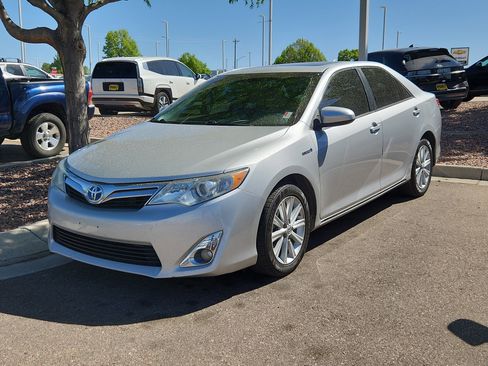 Used 2012 Toyota Camry XLE w/ Leather Pkg image 3