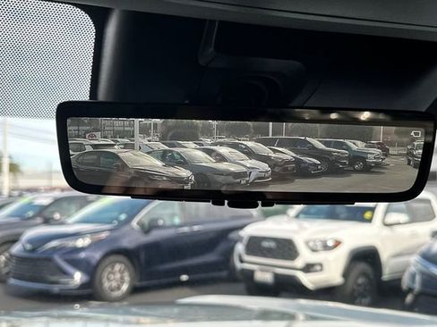 Used 2024 Toyota Tundra Limited image 37