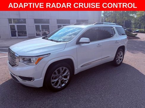 Used 2017 GMC Acadia Denali w/ Technology Package FWD image 3