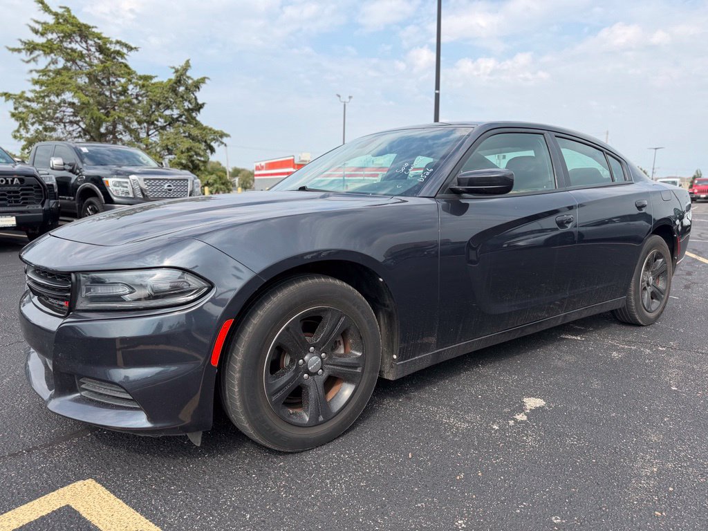 Used 2018 Dodge Charger SXT RWD image 3