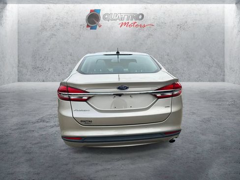 Used 2018 Ford Fusion SE w/ Fusion SE Technology Package FWD image 4