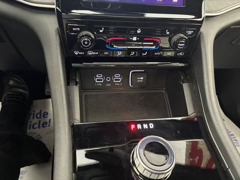Certified 2024 Jeep Grand Cherokee Altitude AWD/4WD image 35