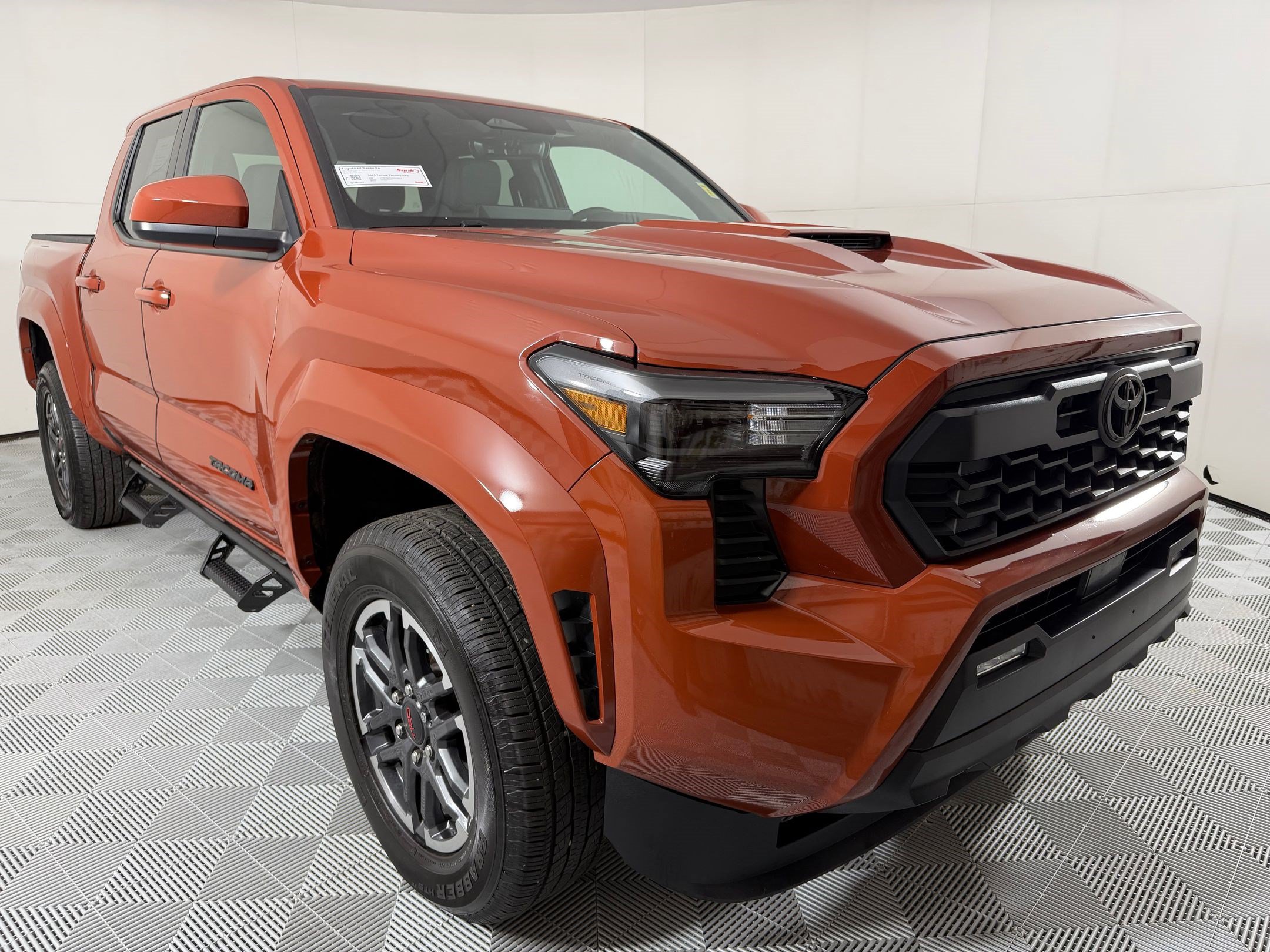 Used 2025 Toyota Tacoma TRD Sport RWD image 7