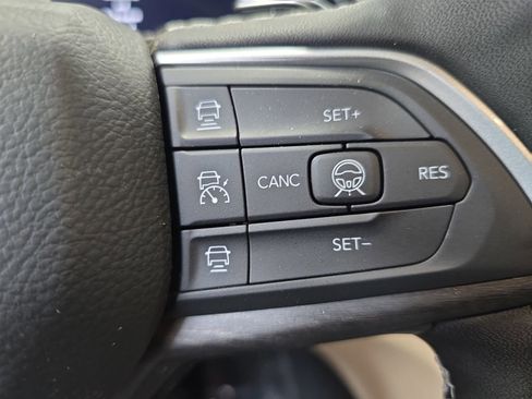 New 2026 Jeep Grand Cherokee L Limited AWD/4WD image 18