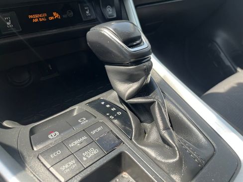 Used 2020 Toyota RAV4 XLE w/ Convenience Package AWD/4WD image 35