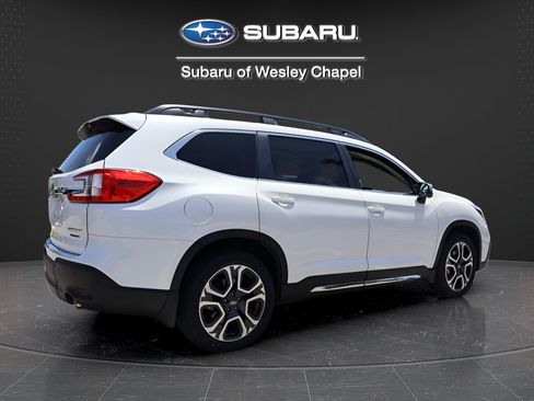 Used 2023 Subaru Ascent Limited w/ Technology Package AWD/4WD image 7