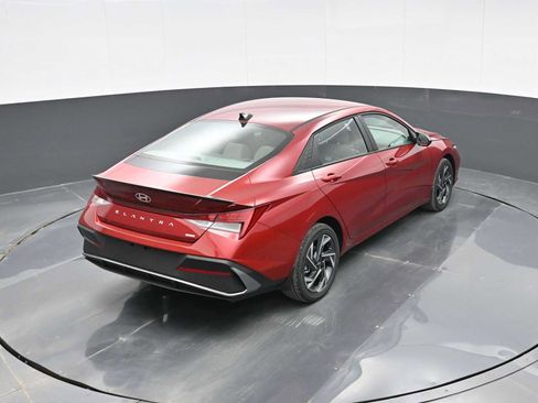 Used 2025 Hyundai Elantra SEL FWD image 27
