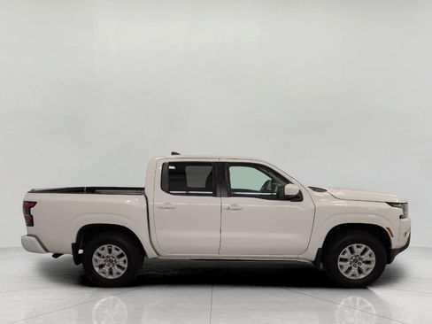 Used 2022 Nissan Frontier SV AWD/4WD image 12