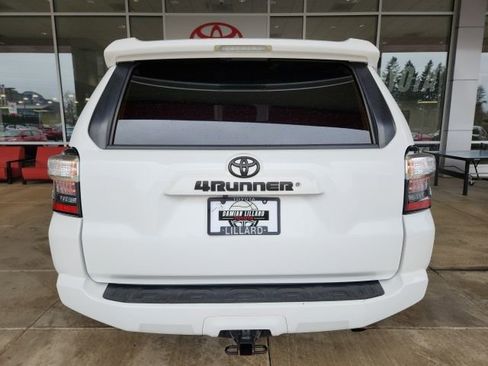 Certified 2021 Toyota 4Runner SR5 image 9