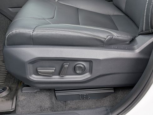 Used 2026 Toyota Tundra Limited AWD/4WD image 17