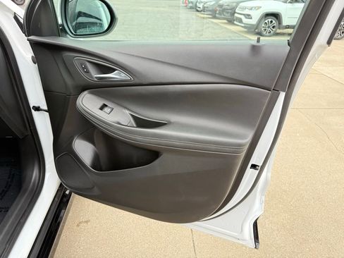 Used 2024 Buick Encore GX Sport Touring image 25