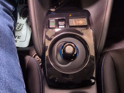Used 2022 Nissan Leaf SV image 19