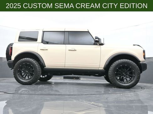 New 2025 Ford Bronco Badlands image 44