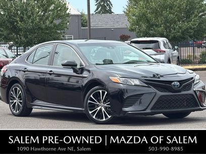 Used 2020 Toyota Camry SE w/ Sunroof Package