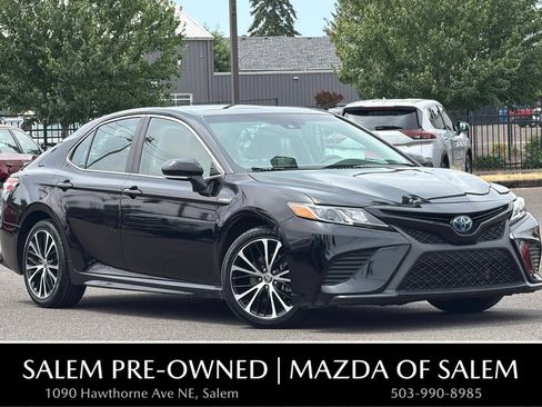 Used 2020 Toyota Camry SE w/ Sunroof Package FWD image 1