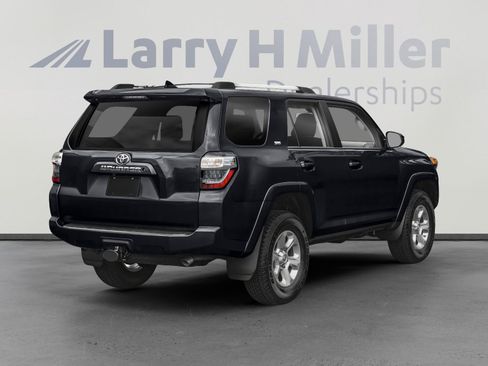 Used 2022 Toyota 4Runner SR5 Premium w/ Moonroof Package image 2