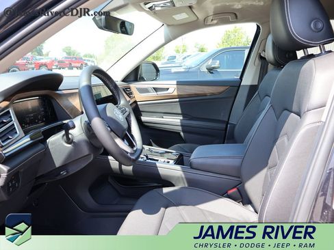 Used 2026 Volkswagen Atlas SE AWD/4WD image 23