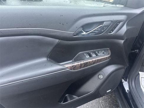 Used 2023 GMC Acadia Denali w/ Denali Ultimate Package image 23