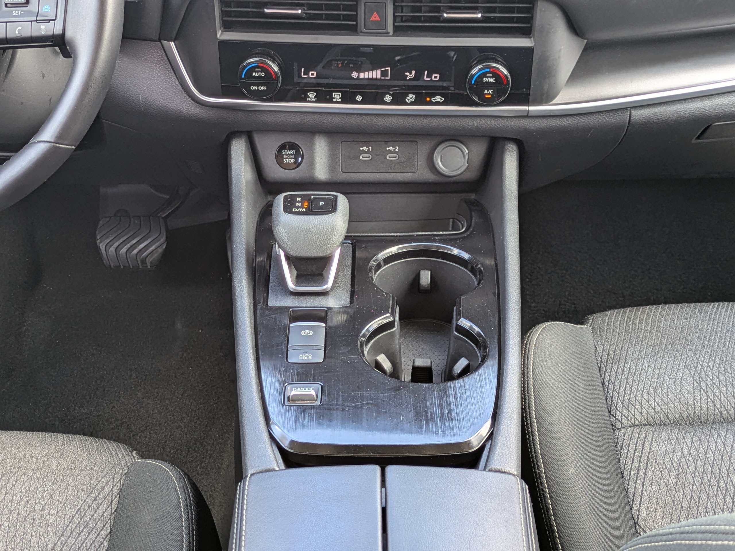 Used 2025 Nissan Rogue SV FWD image 22