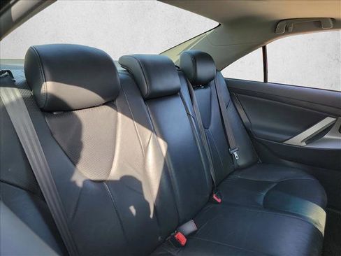 Used 2010 Toyota Camry SE image 16