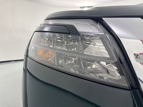 Used 2025 Nissan Pathfinder Platinum image 10