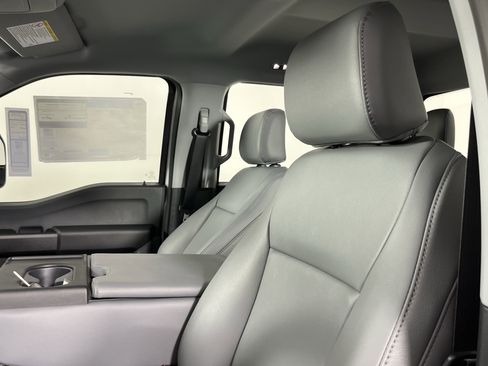 New 2026 Ford F250 XL w/ FX4 Off-Road Package image 16