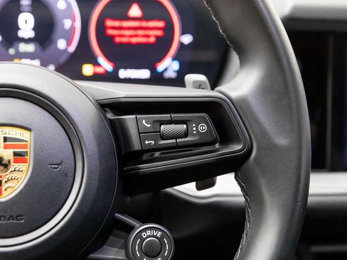 Used 2024 Porsche Cayenne S image 32