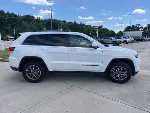 Used 2020 Jeep Grand Cherokee Laredo w/ Laredo X Package RWD image 8