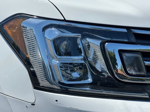 Used 2019 Ford Expedition XLT w/ Equipment Group 202A RWD image 10