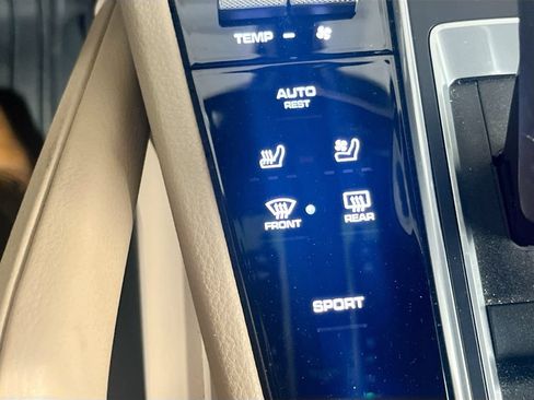 Certified 2021 Porsche Cayenne AWD/4WD image 22