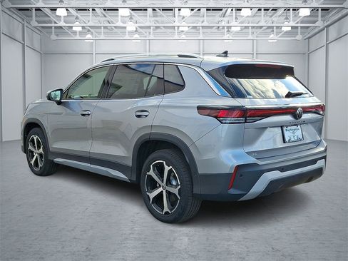 New 2026 Volkswagen Tiguan SE image 3