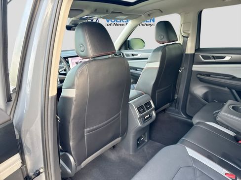 Used 2024 Volkswagen Atlas Peak Edition SEL AWD/4WD image 25