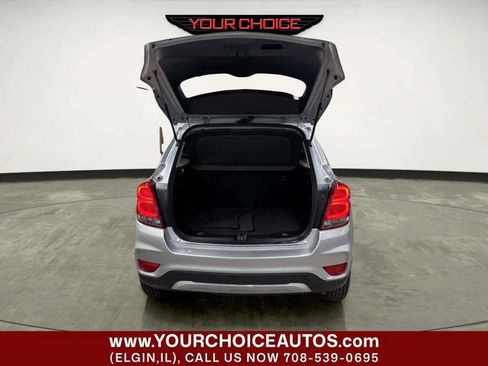 Used 2017 Chevrolet Trax LT w/ LT Convenience Package AWD/4WD image 5
