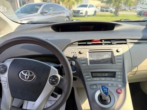 Used 2012 Toyota Prius Two FWD image 19