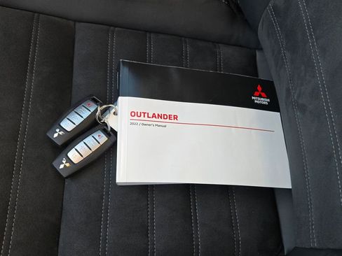 Used 2022 Mitsubishi Outlander SE image 12