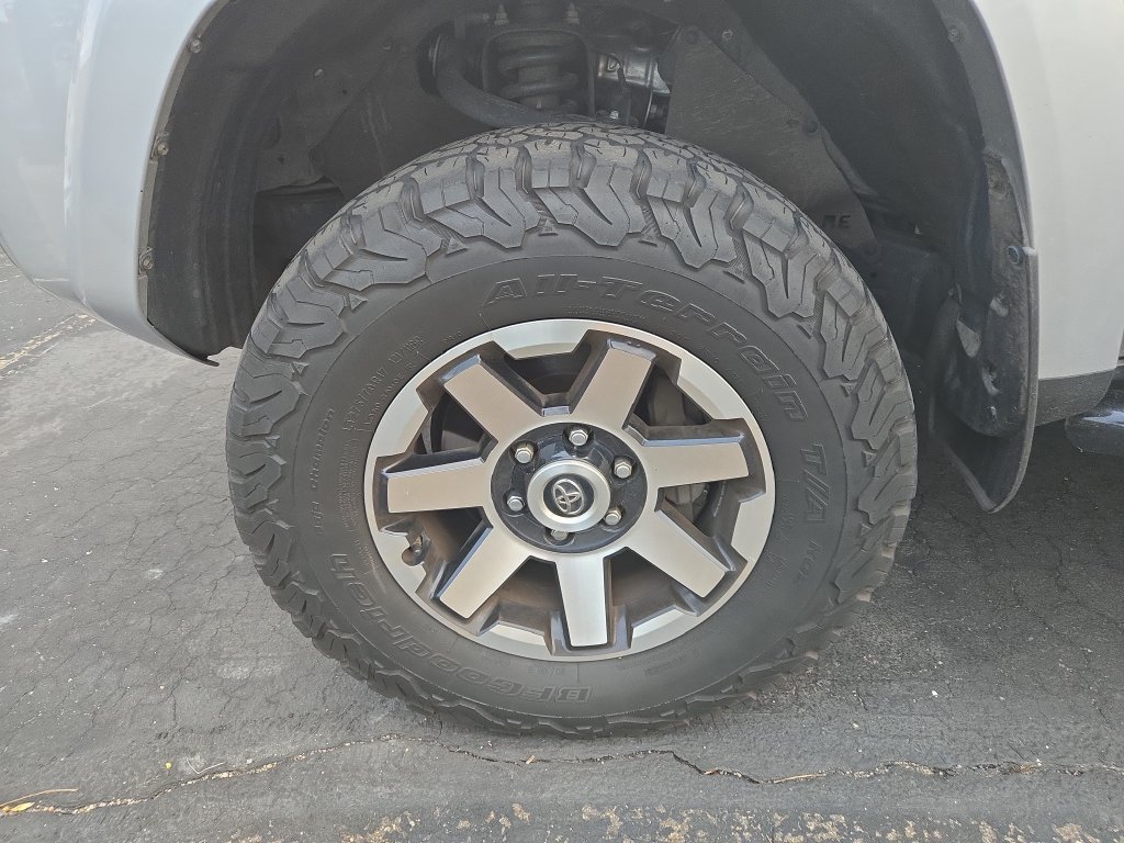 Used 2019 Toyota 4Runner TRD Off-Road AWD/4WD image 3