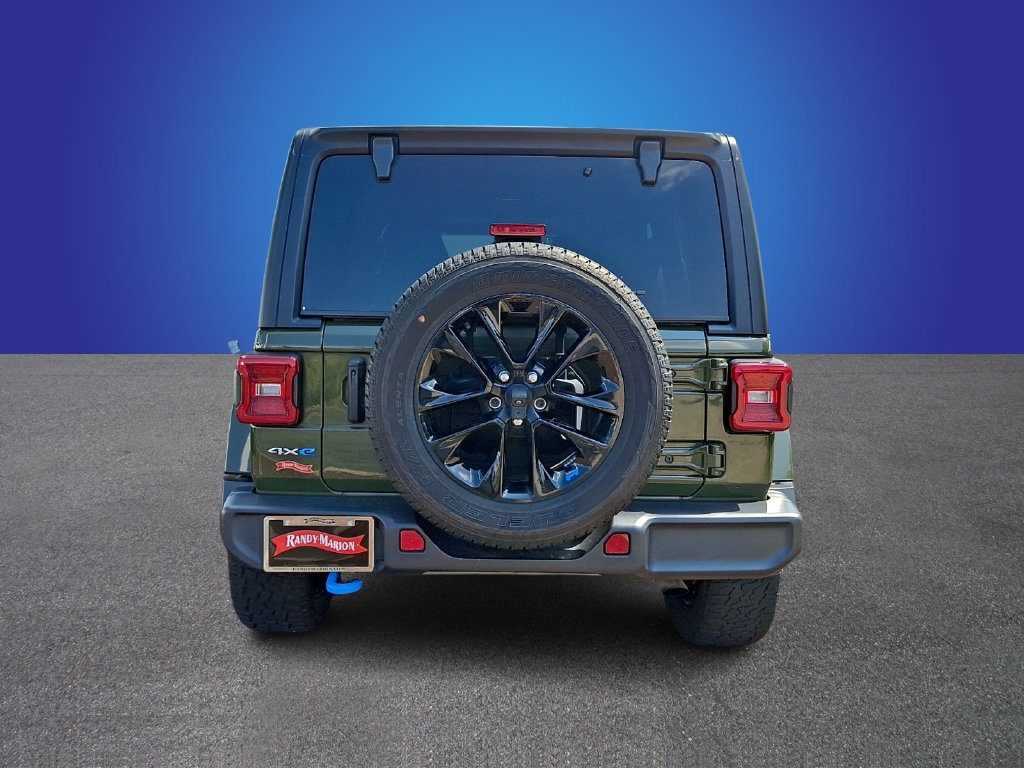Used 2023 Jeep Wrangler Unlimited Sahara AWD/4WD image 5