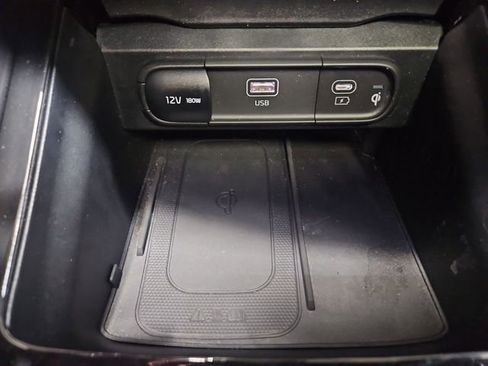 Used 2025 Kia Telluride AWD image 28