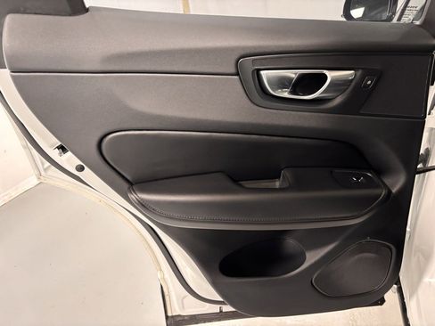 Certified 2025 Volvo XC60 B5 Plus image 22